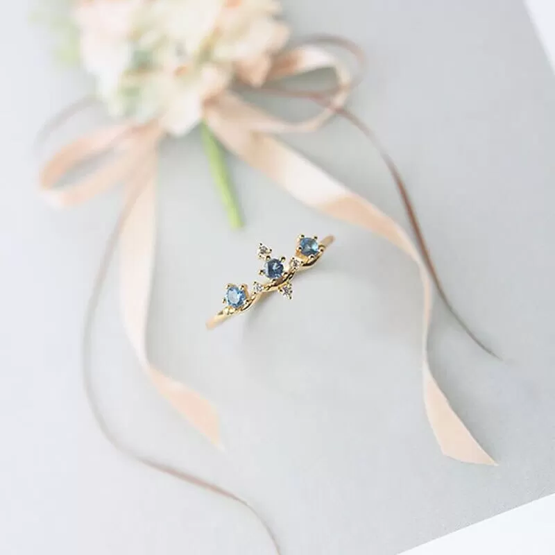 Aquamarine Retro Small Crown Ladies Elegant Ring