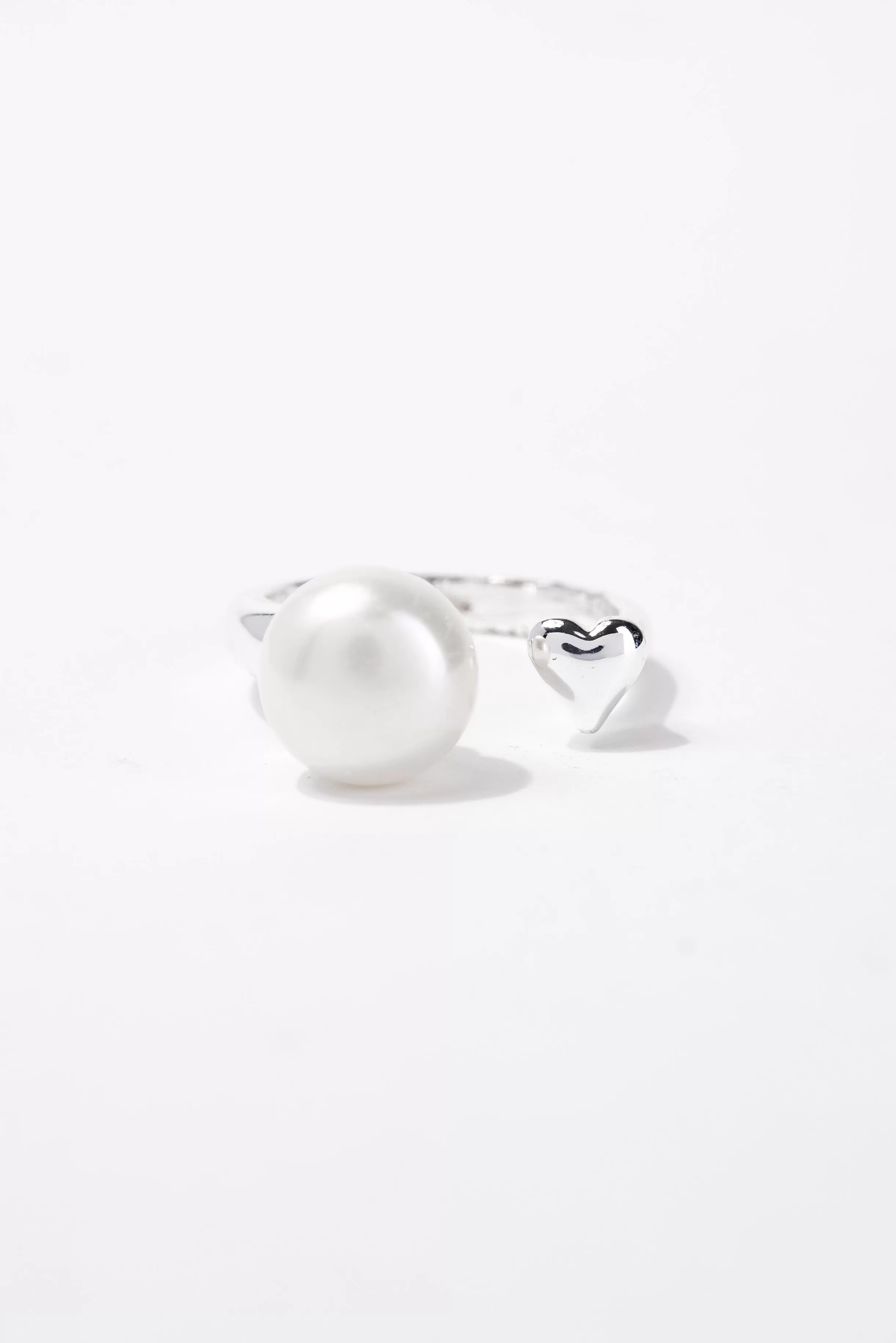 Elizabeth Pearl Heart Cuff Ring