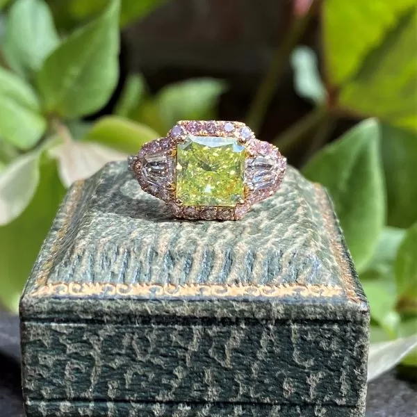 Fancy Yellow Green Diamond Ring