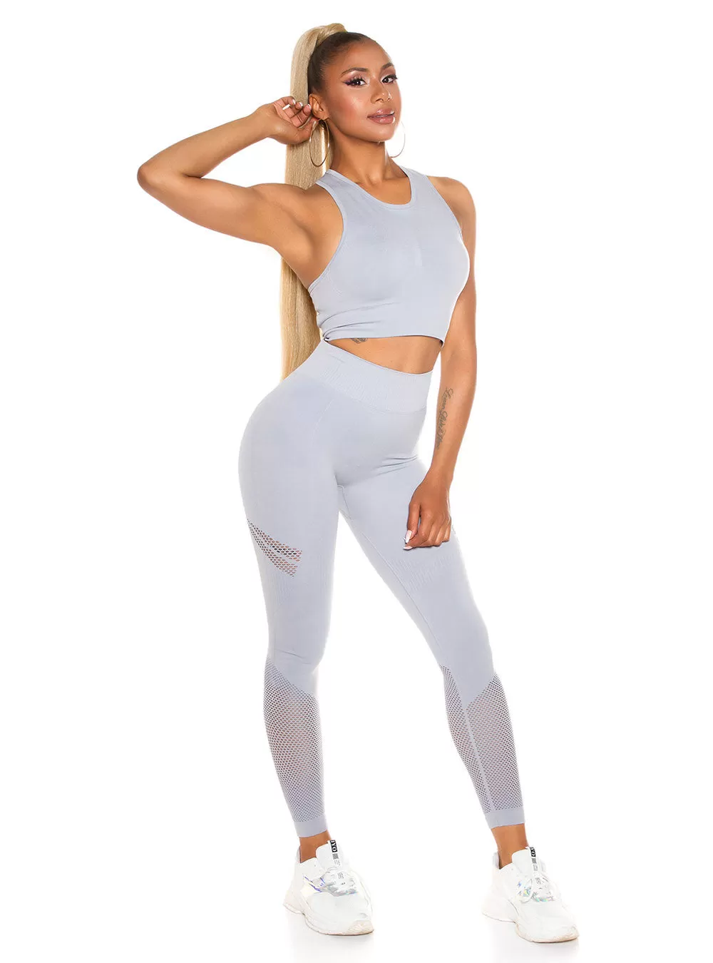 KouCla Sporty Set Crop Top and Push-up Leggings