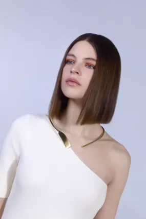 Open collar necklace in gold