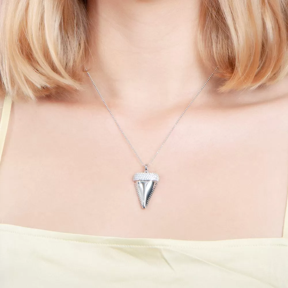 Pavé Mano Tooth Pendant